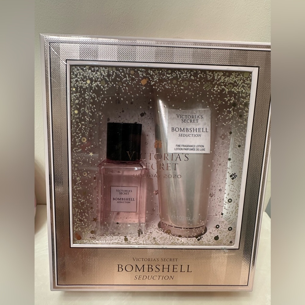 Victoria's Secret Fragrance Gift Set in Silver and Pink